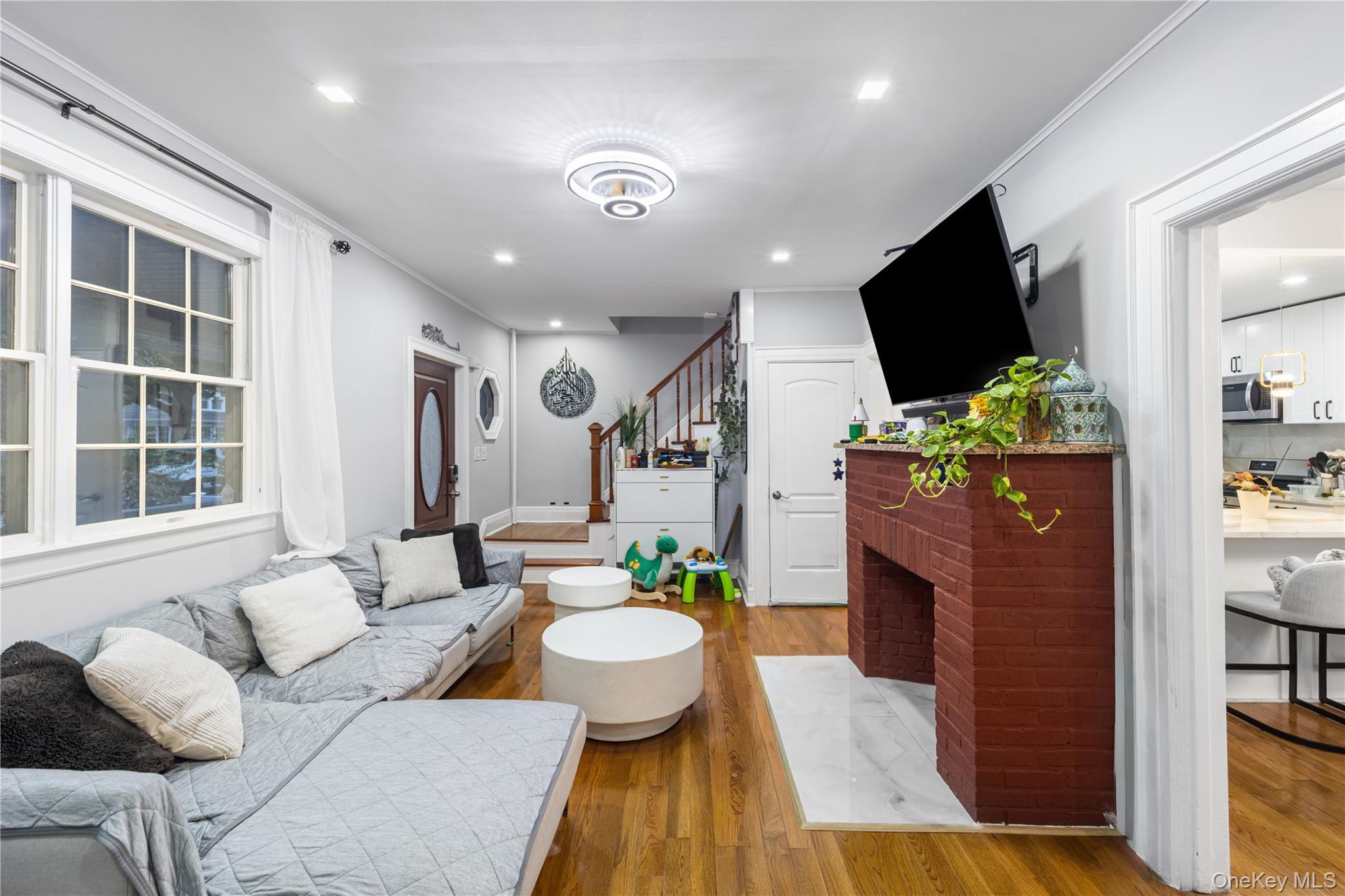 8 Rolling Street Property Photo 10