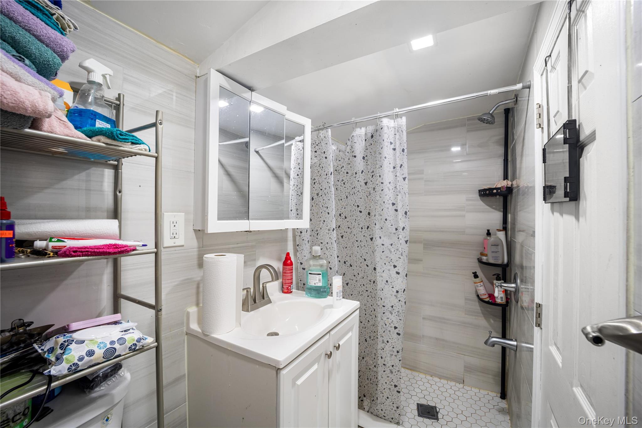 8 Rolling Street Property Photo 21