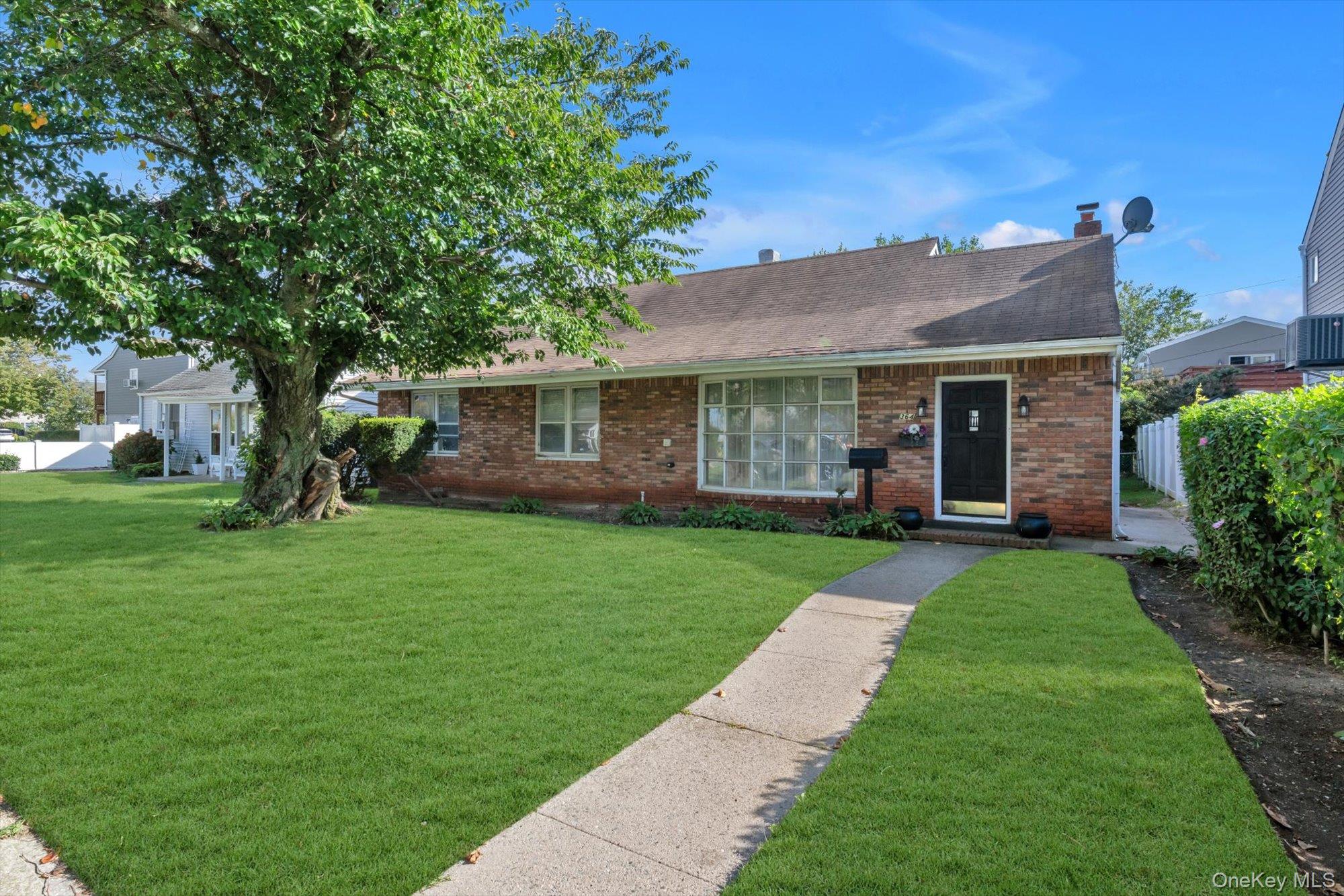 364 E State Street Property Photo 1