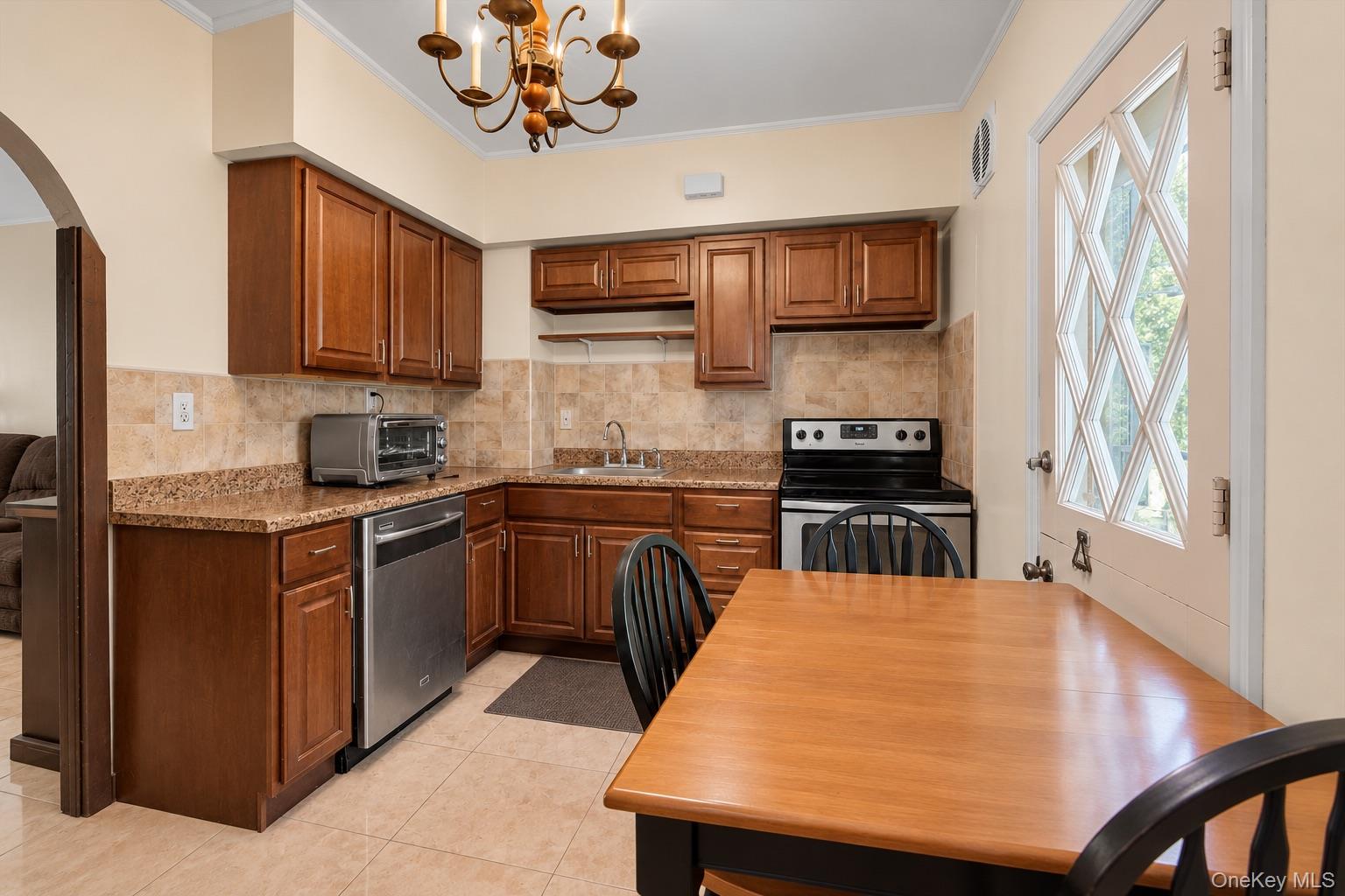 364 E State Street Property Photo 16