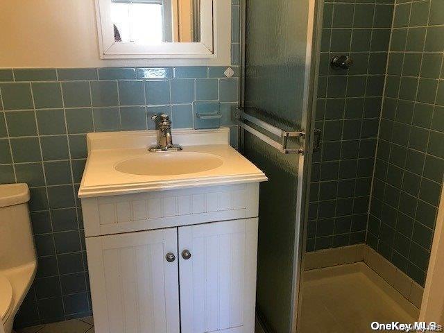 212-01 41 Avenue Property Photo 12