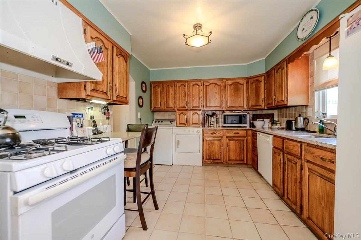 1170 W Park Street Property Photo 8