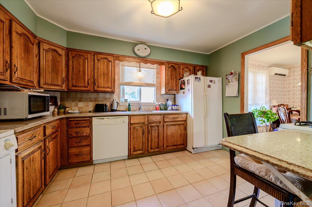 1170 W Park Street Property Photo 9