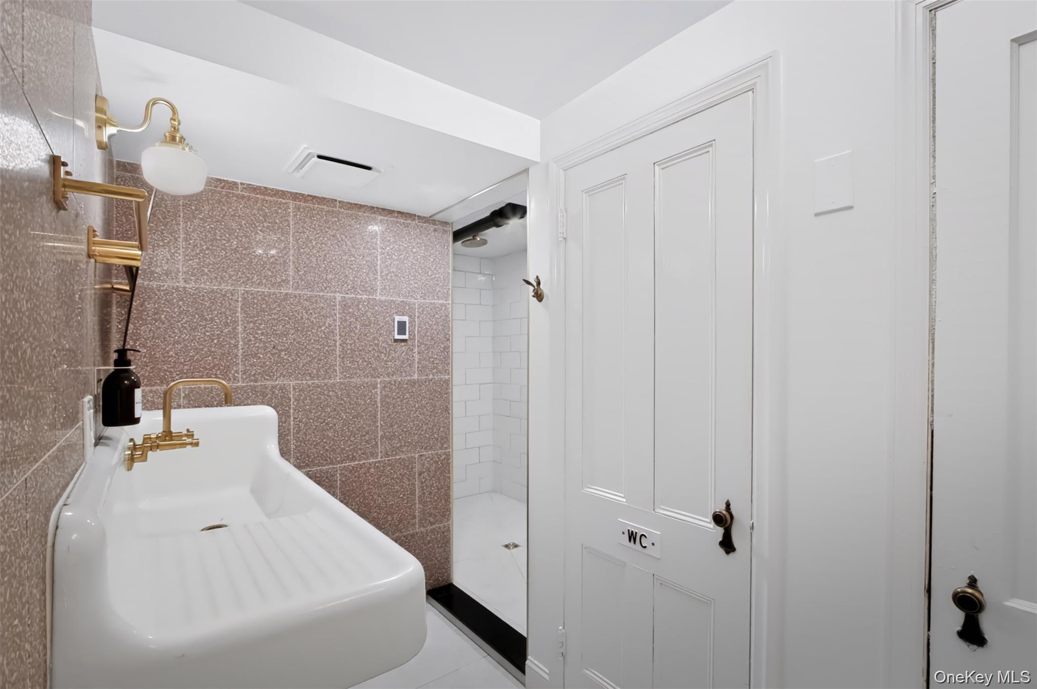 69 Montgomery Street Property Photo 20