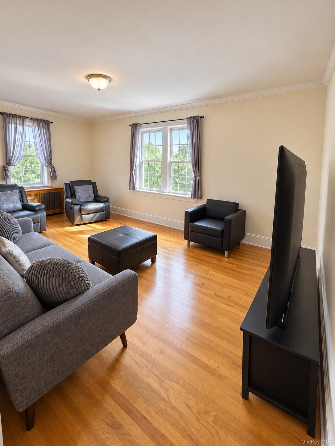 40 E Birch Street Apt 4d Property Photo 4