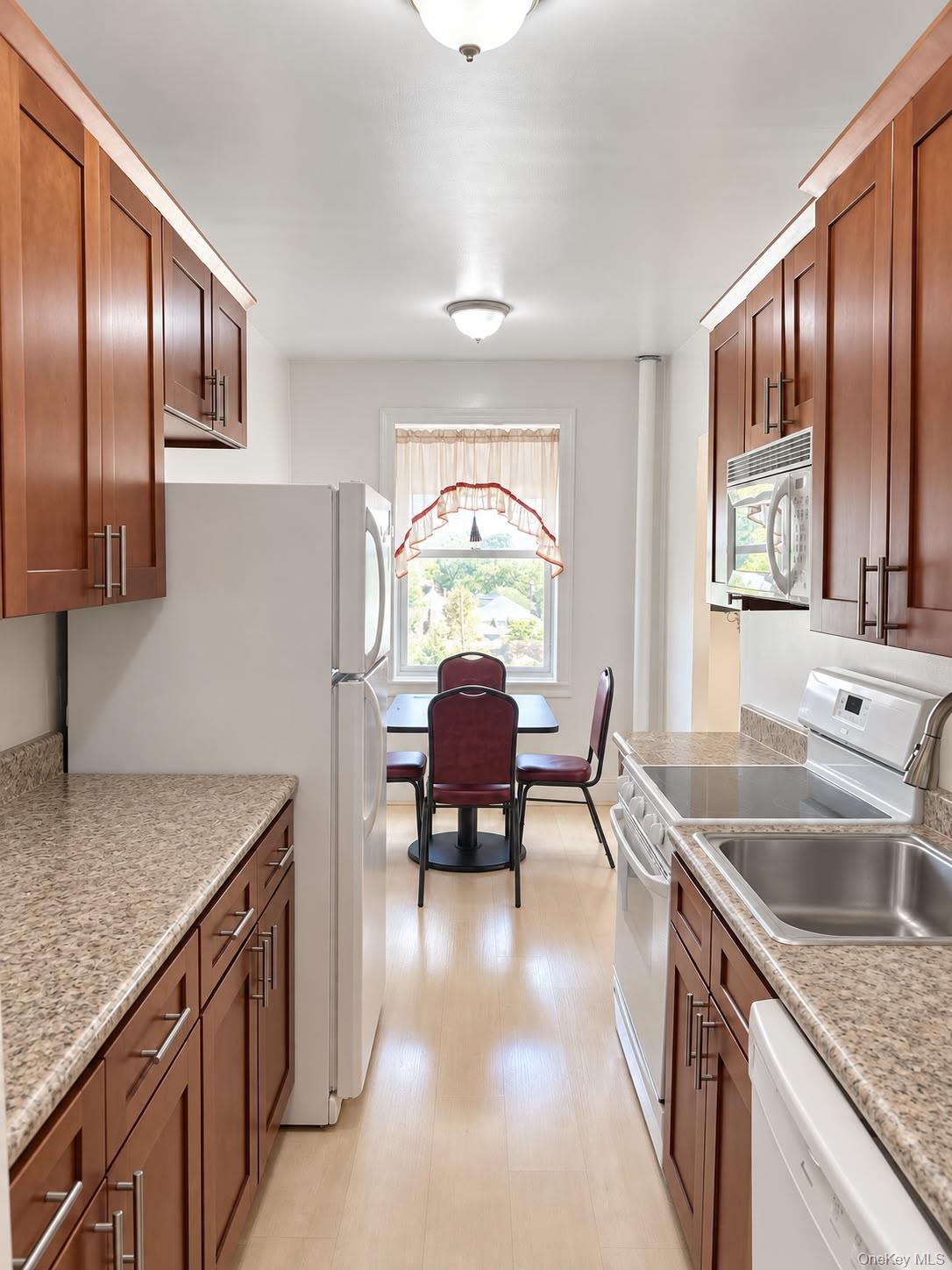 40 E Birch Street Apt 4d Property Photo 7