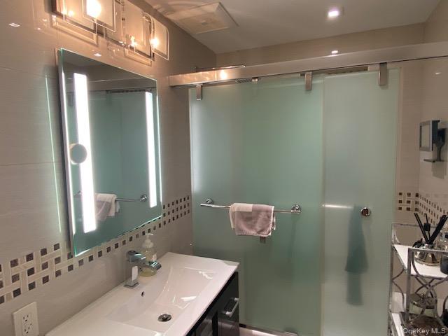 255-21 74th Avenue H-1 Property Photo 16