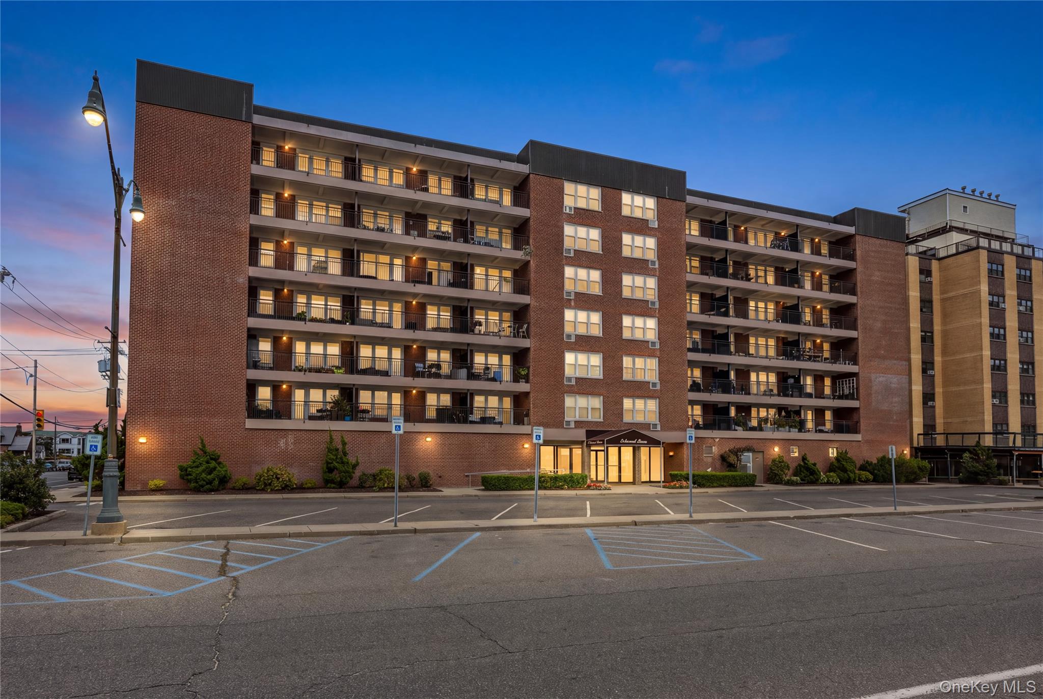 1 E Broadway 3D Property Photo 1