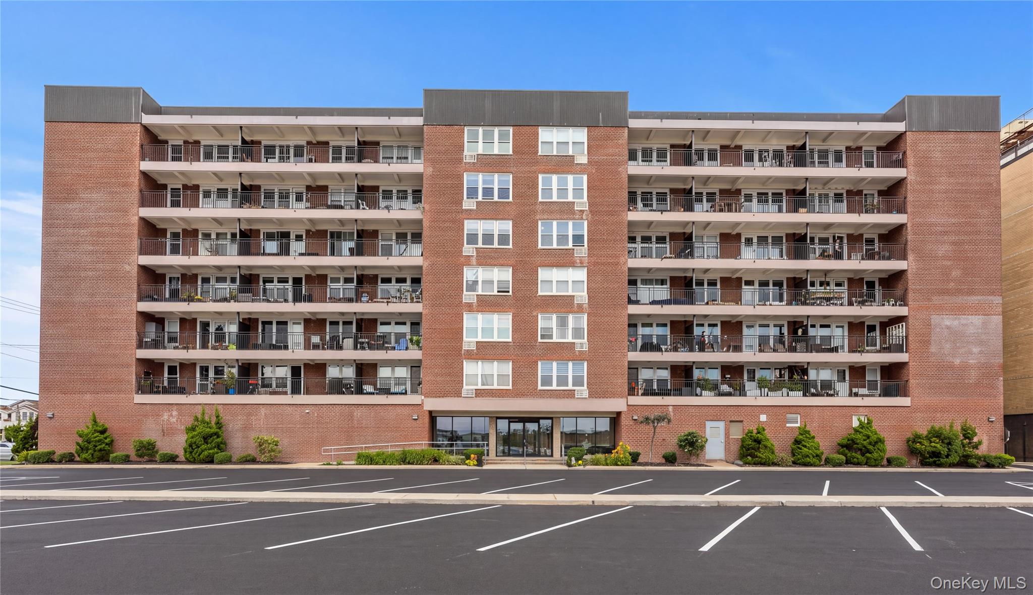 1 E Broadway 3d Property Photo 4