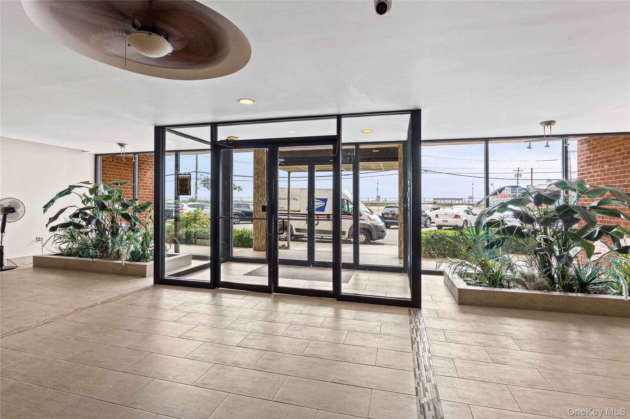 1 E Broadway 3d Property Photo 6