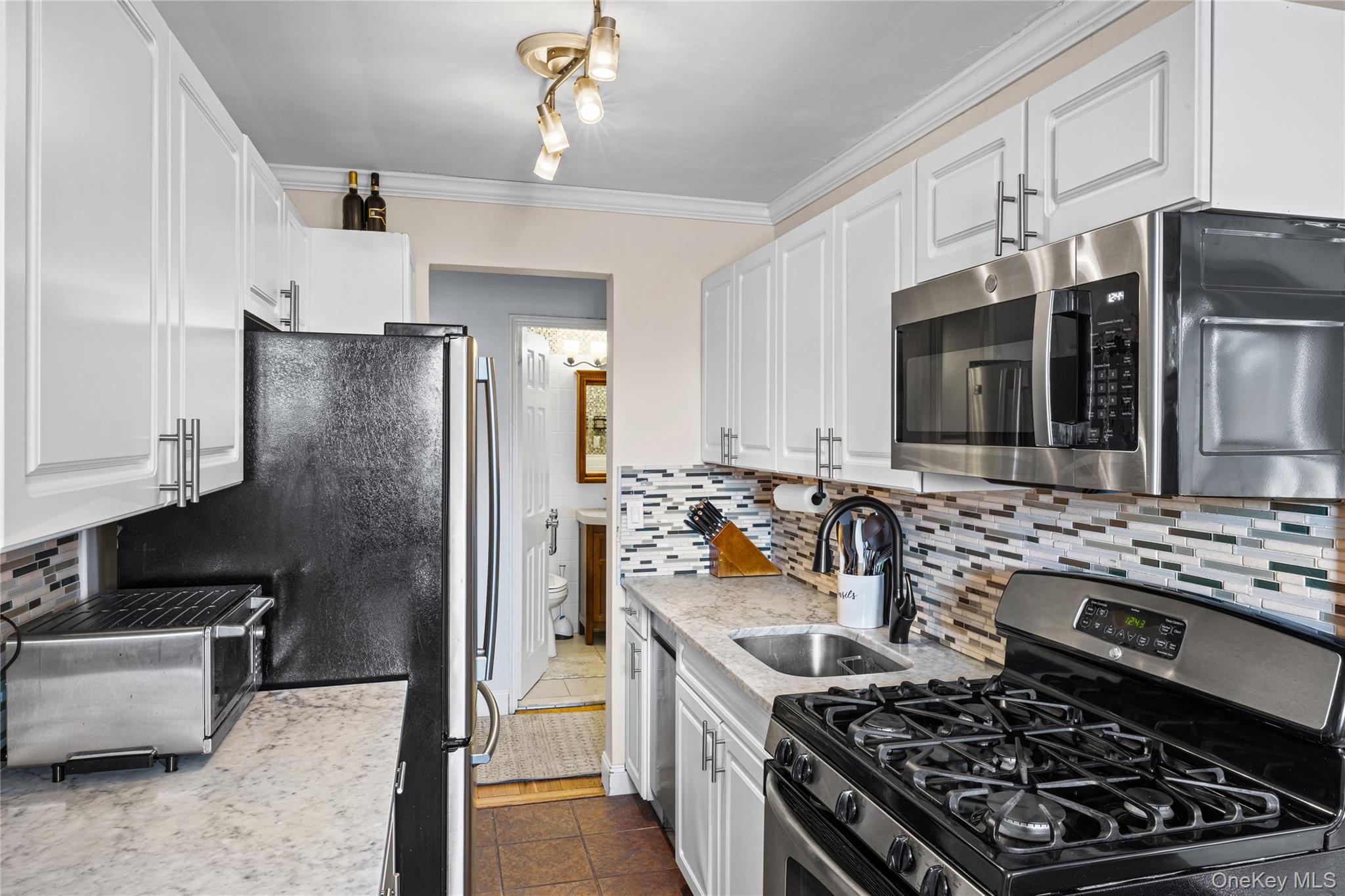 1 E Broadway 3d Property Photo 12