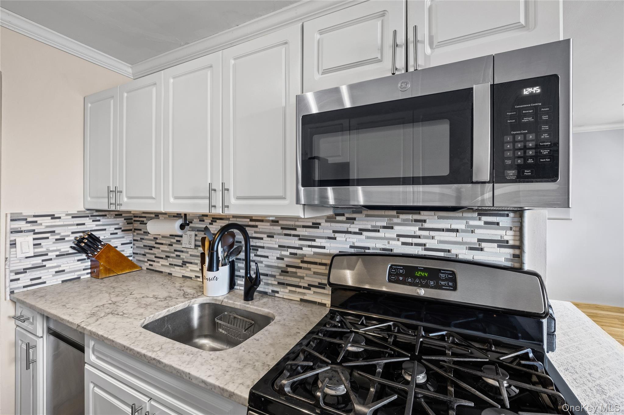 1 E Broadway 3d Property Photo 14