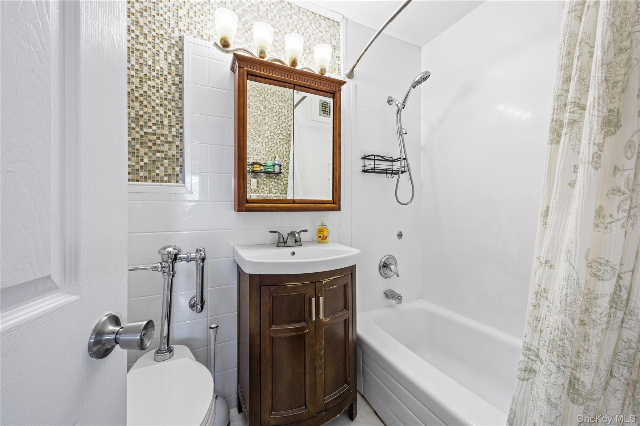 1 E Broadway 3d Property Photo 24