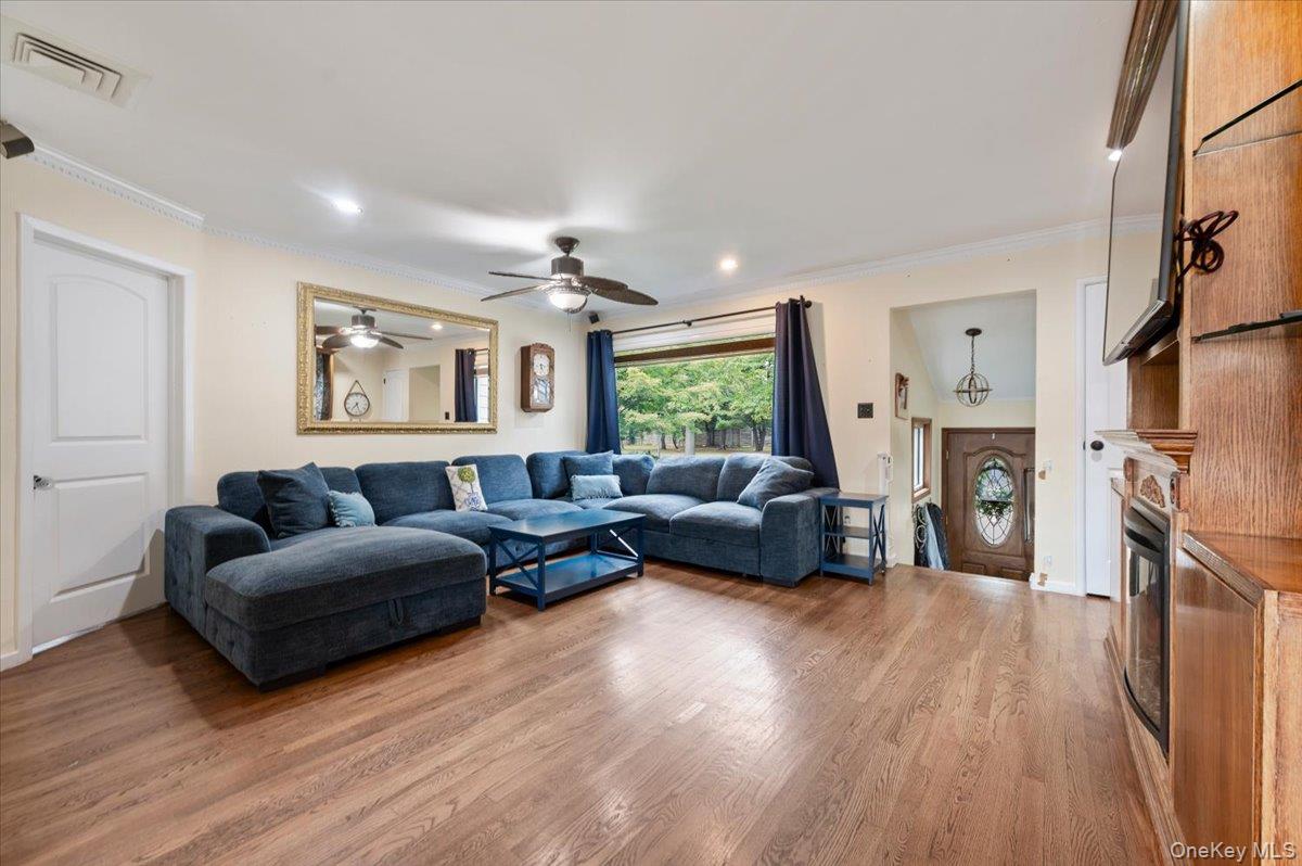91 Flower Road Property Photo 3