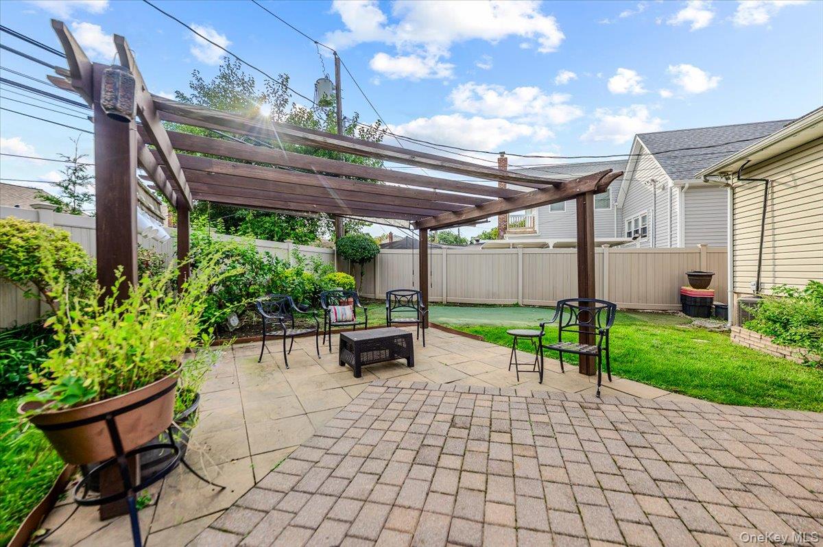 91 Flower Road Property Photo 25