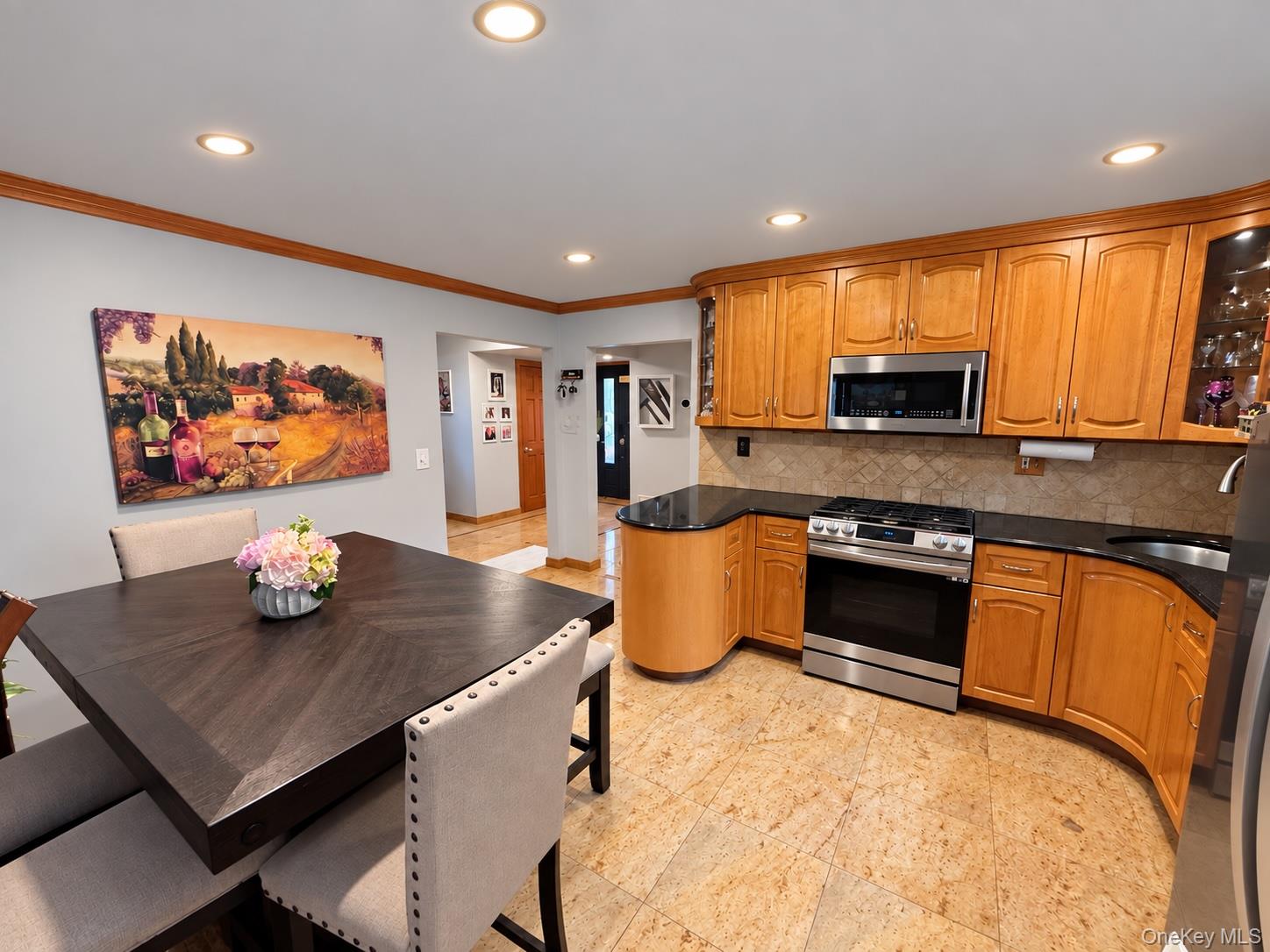 41 Homeland Drive Property Photo 6