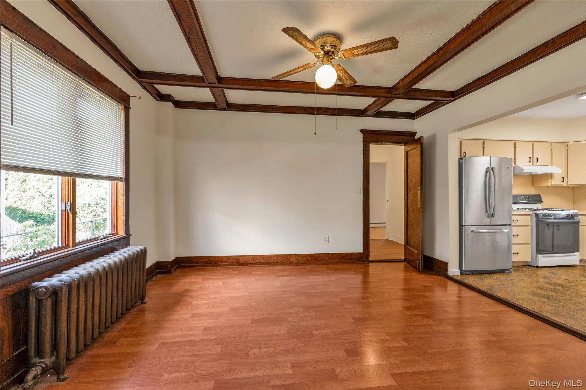585 Seaman Avenue Property Photo 6