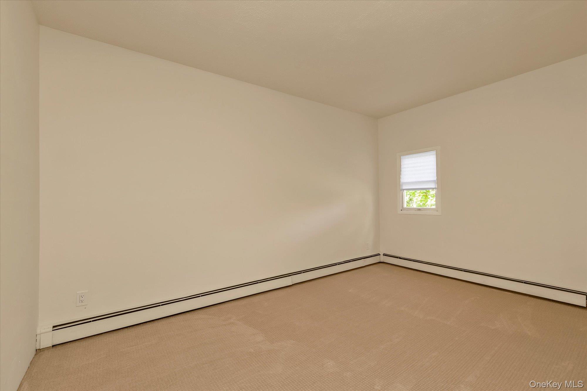 585 Seaman Avenue Property Photo 10