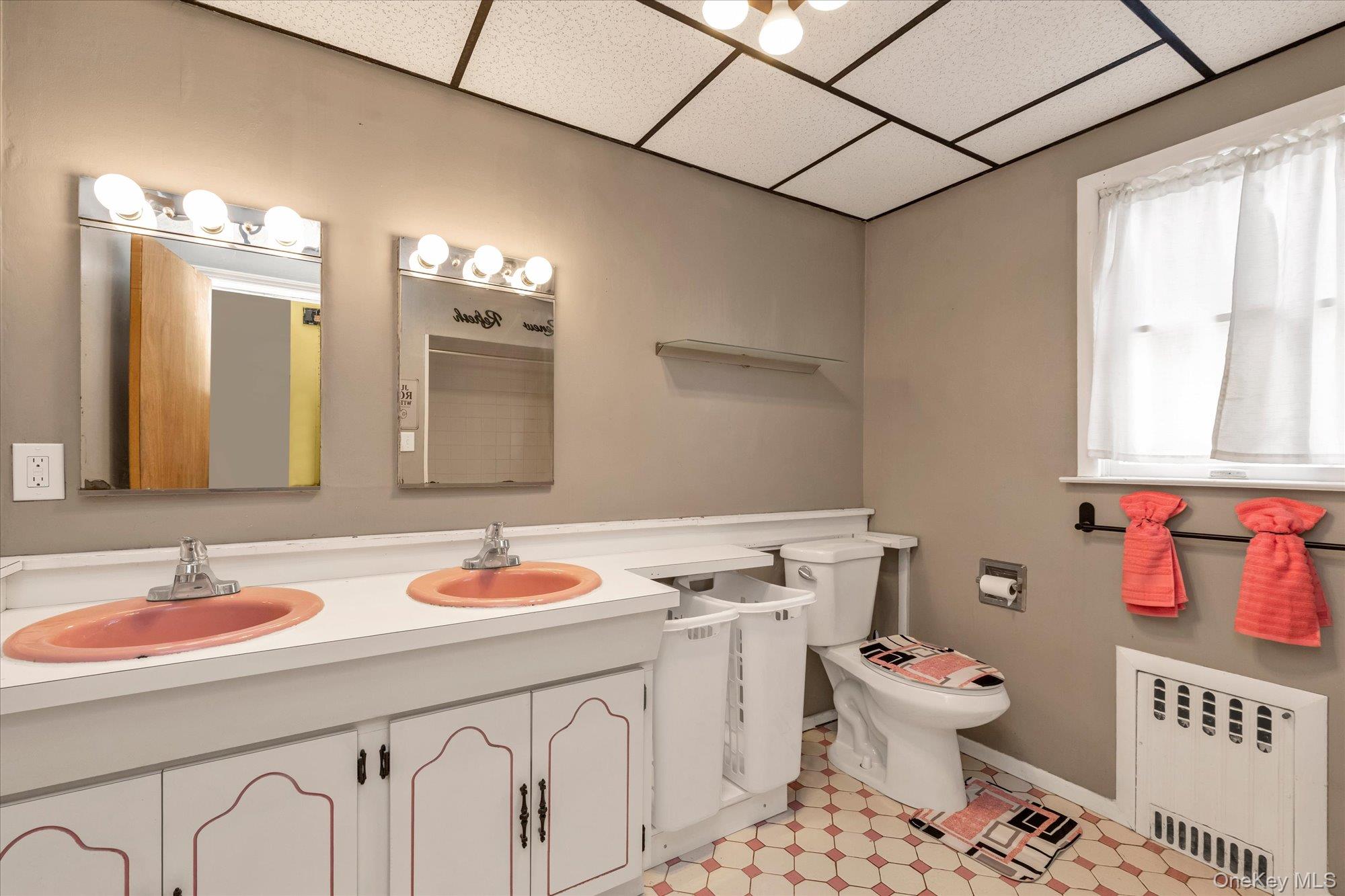 585 Seaman Avenue Property Photo 17