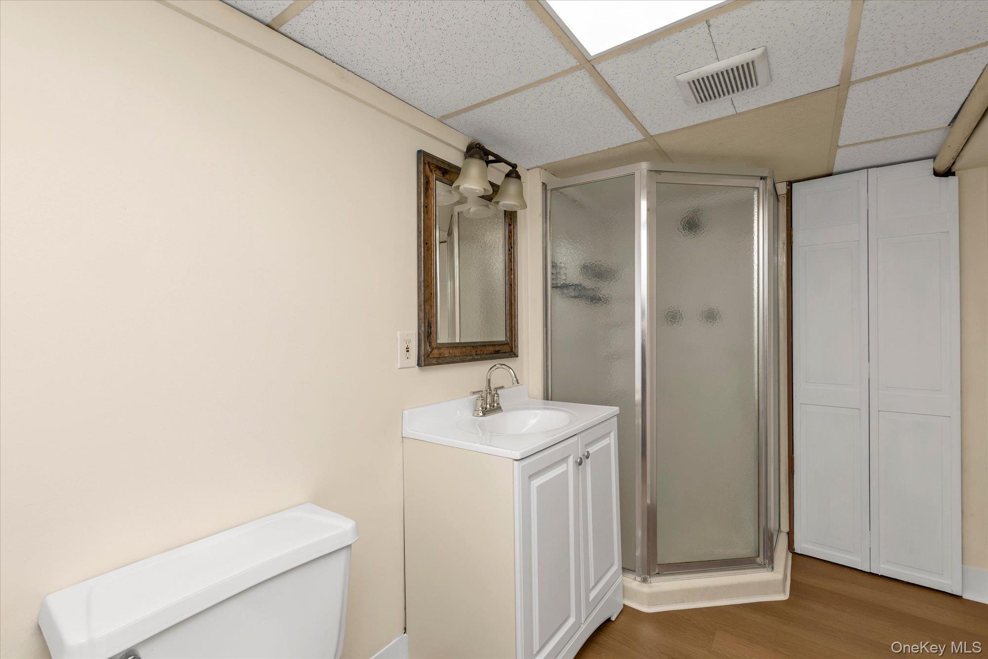 585 Seaman Avenue Property Photo 21