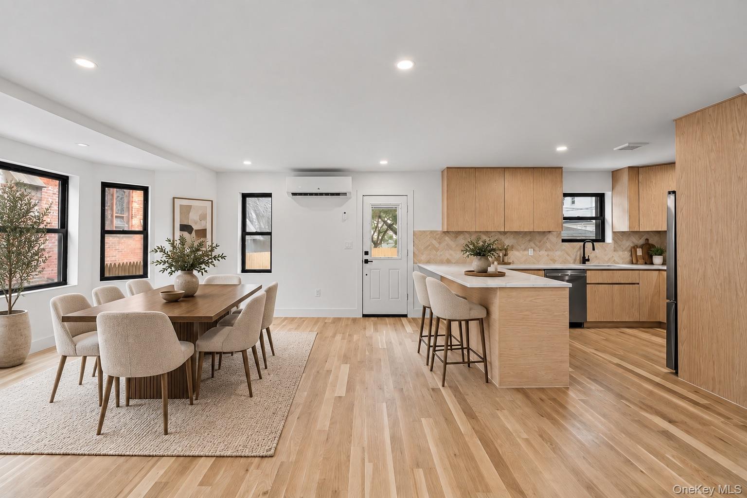 131 Arlington Avenue Property Photo 3