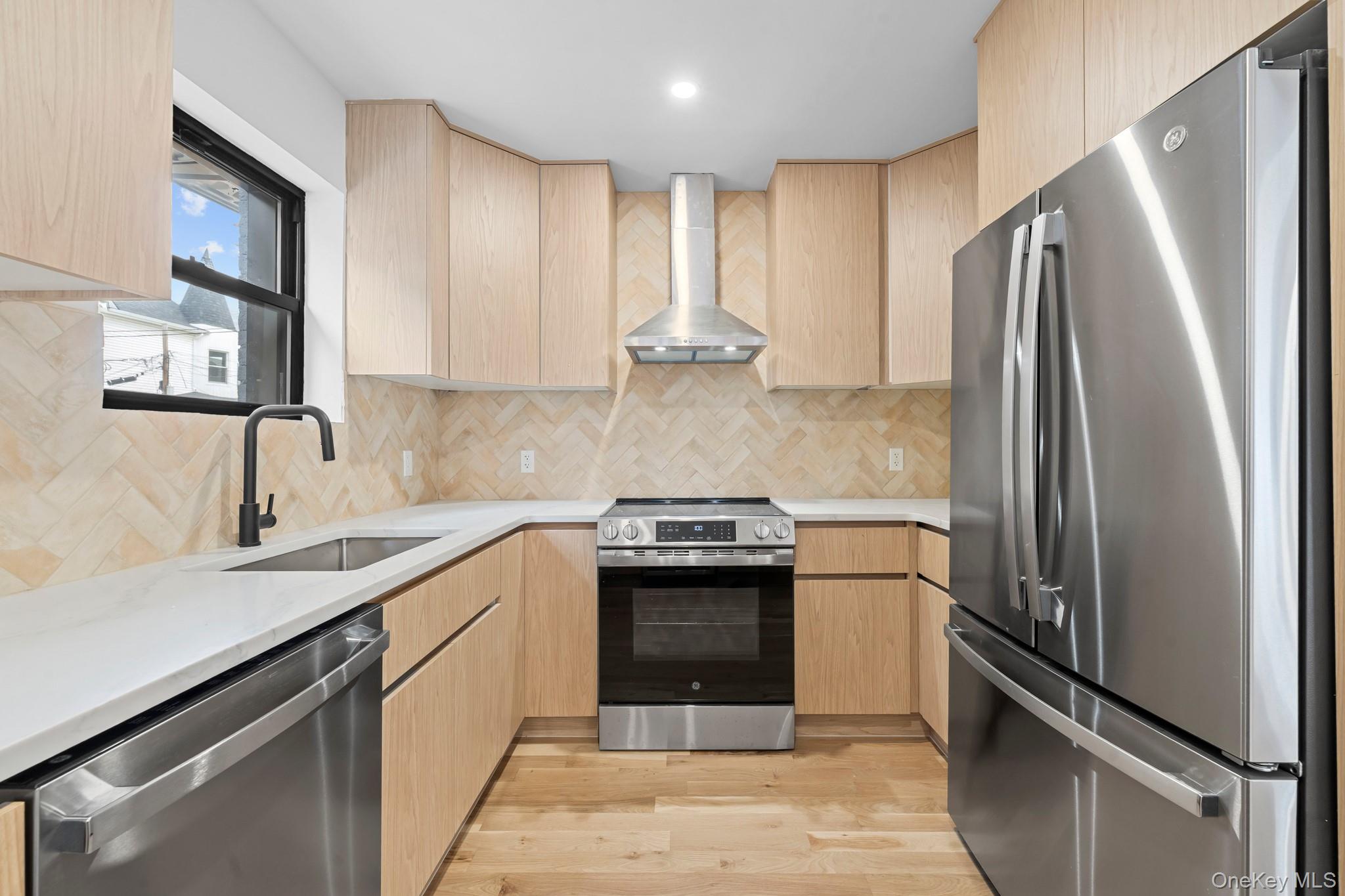 131 Arlington Avenue Property Photo 4