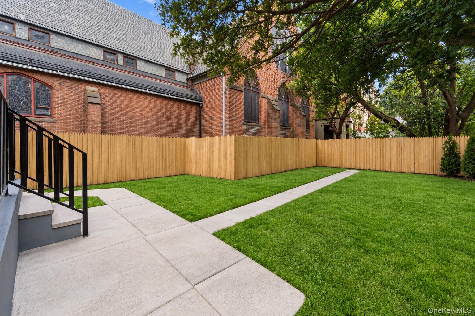 131 Arlington Avenue Property Photo 16