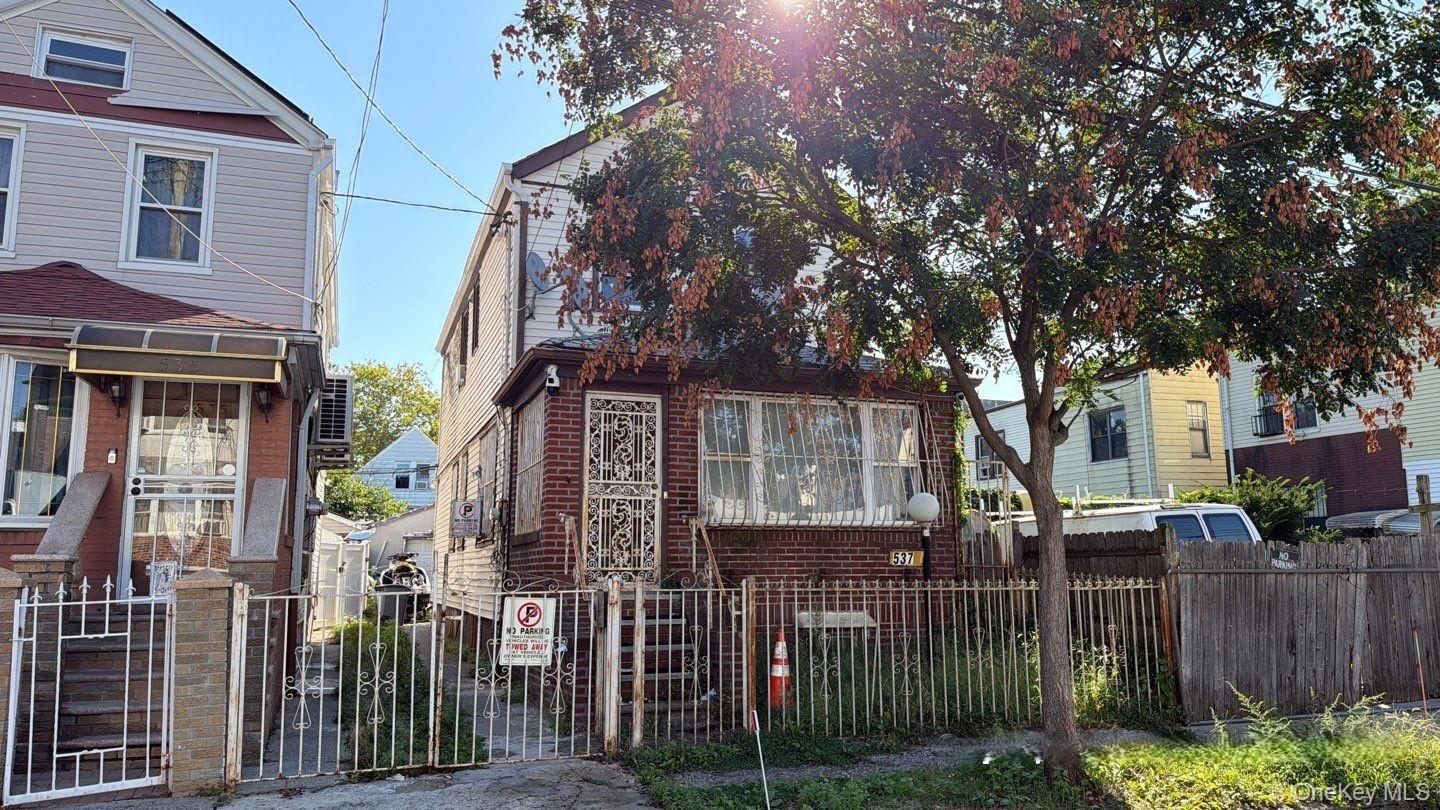 537 E 39th Street Property Photo 1