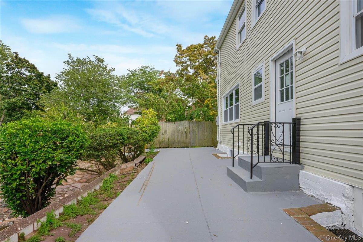 336 W Seaman Avenue Property Photo 20