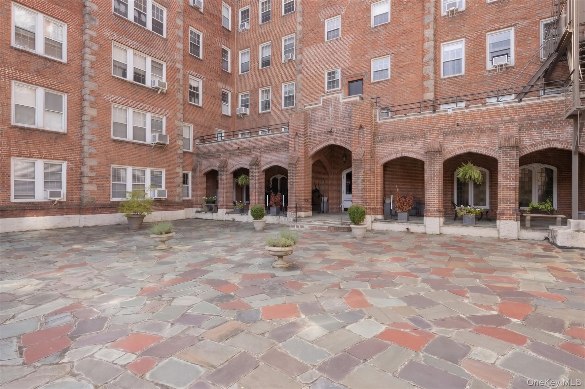 270 Bronxville Road A51 Property Photo 20