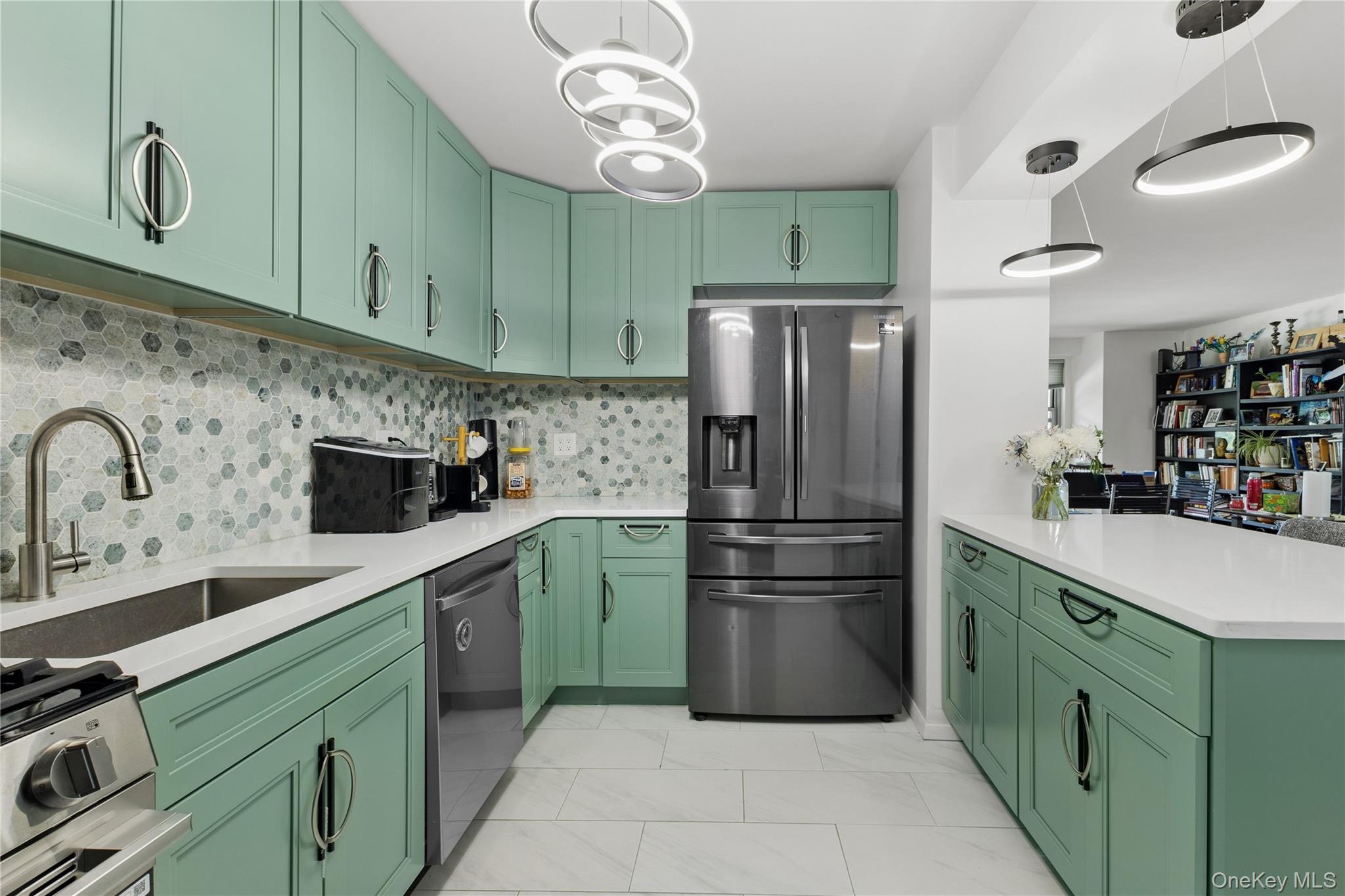 2500 Johnson Avenue 4k Property Photo 5