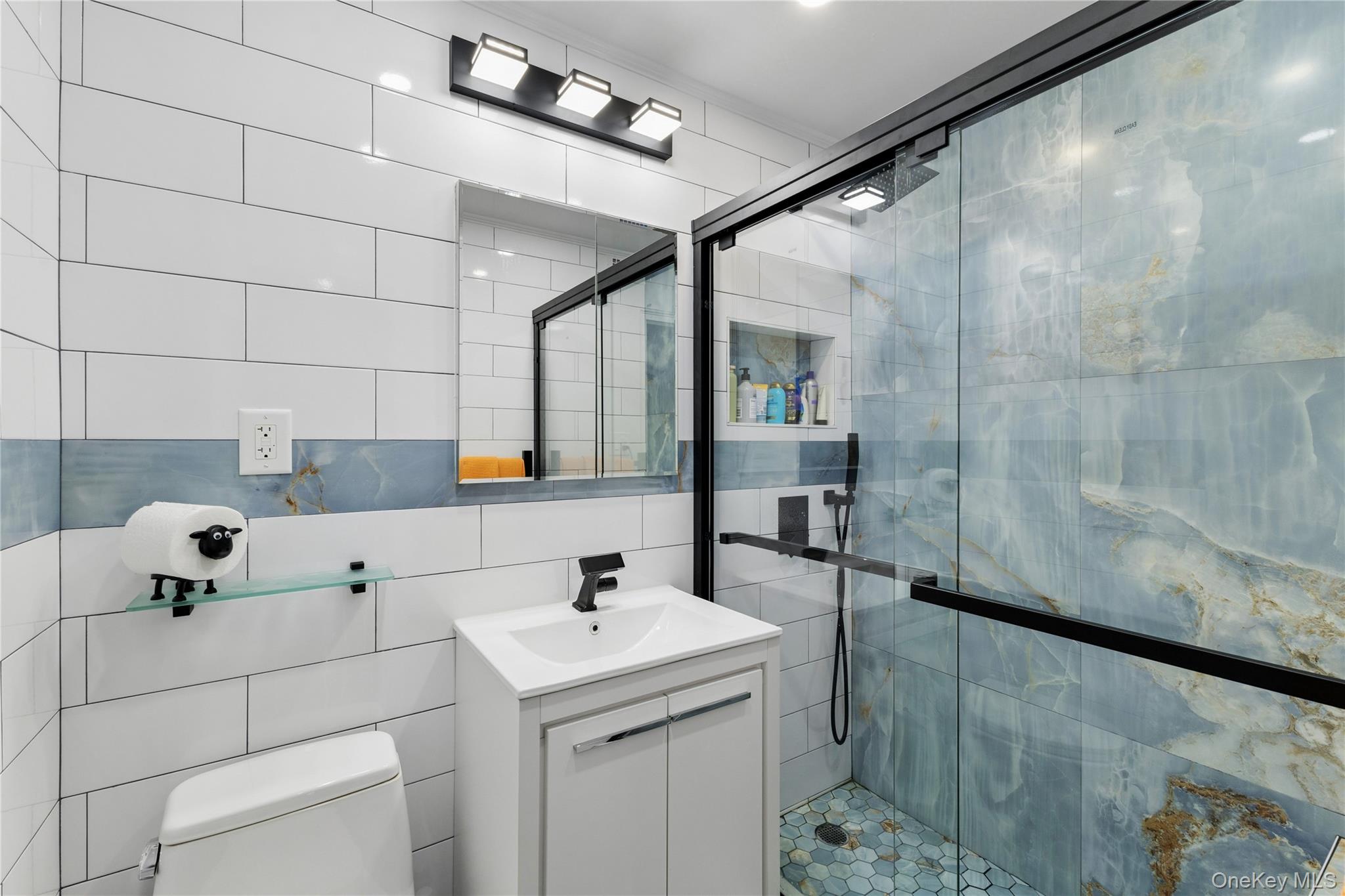 2500 Johnson Avenue 4k Property Photo 8