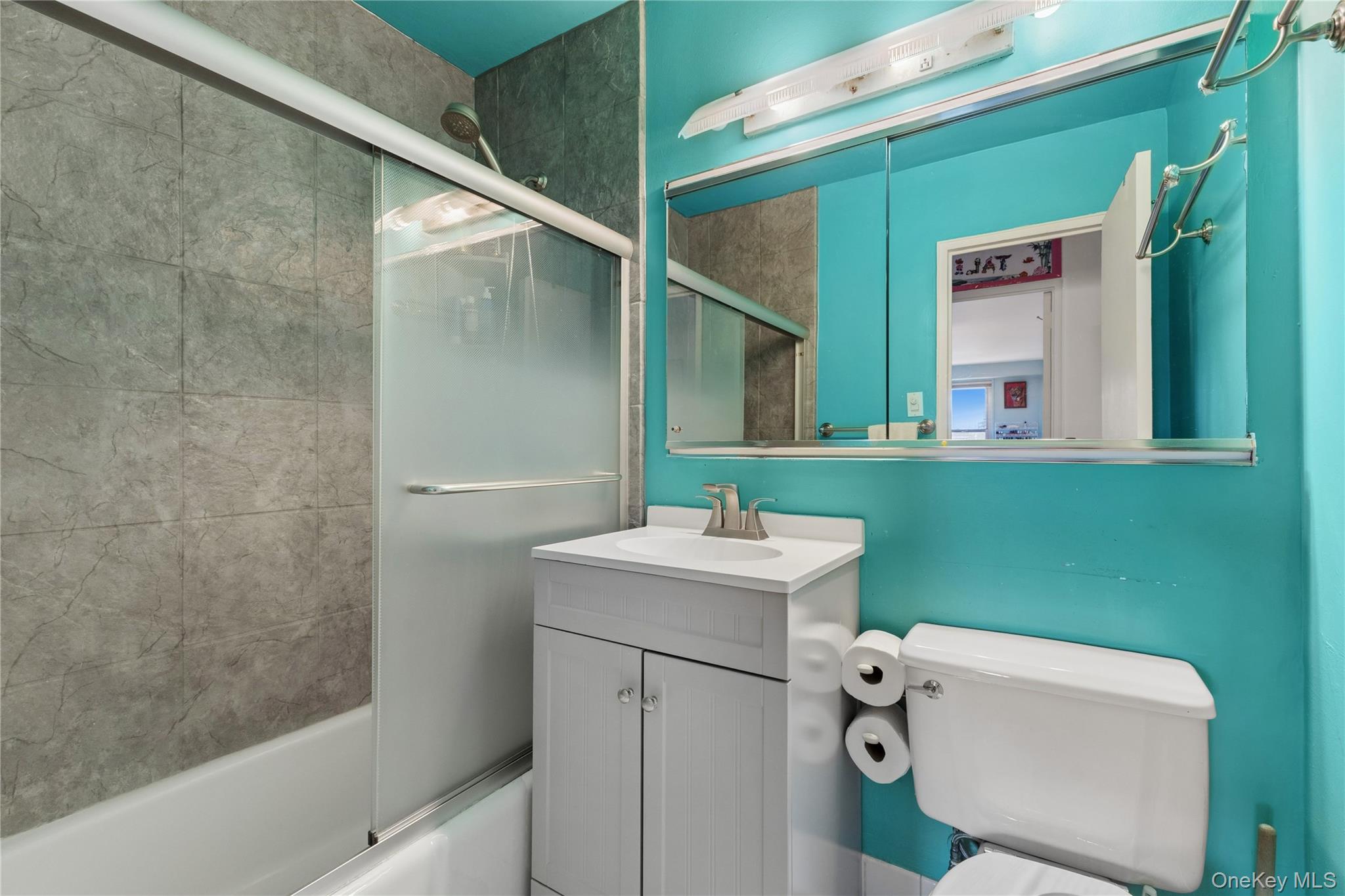 2500 Johnson Avenue 4k Property Photo 11