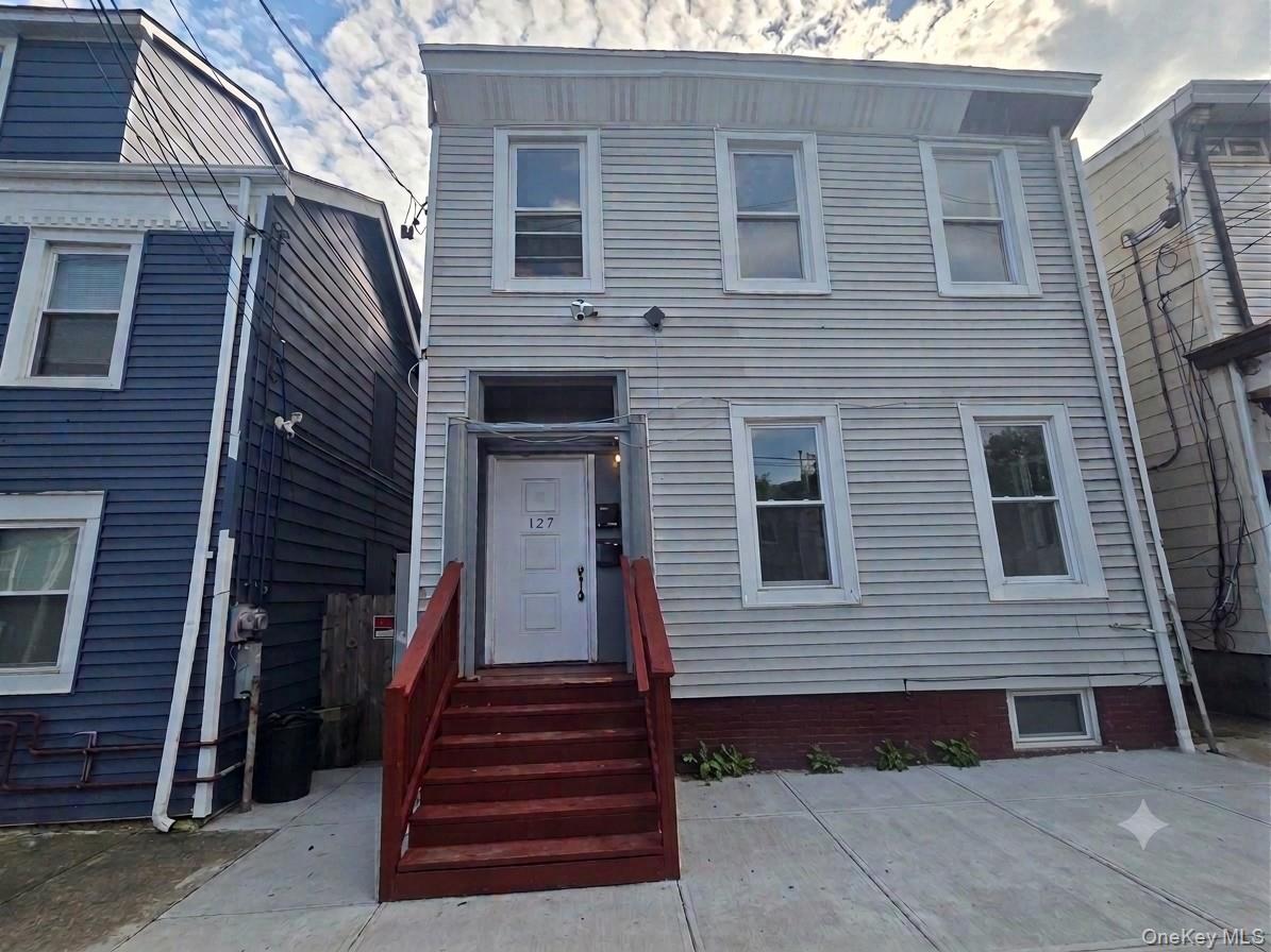 127 W Parmenter Street Property Photo 1