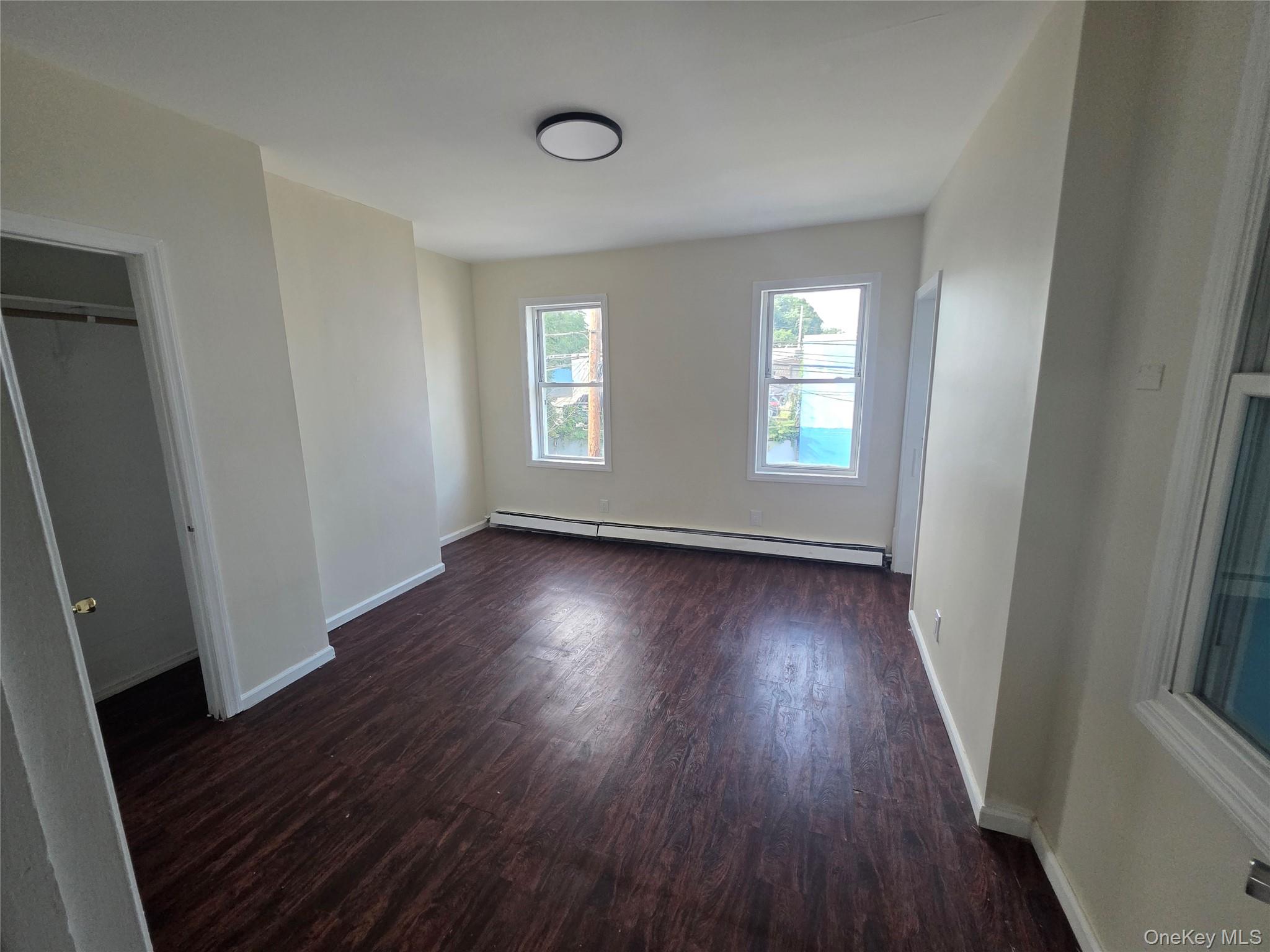 127 W Parmenter Street Property Photo 2