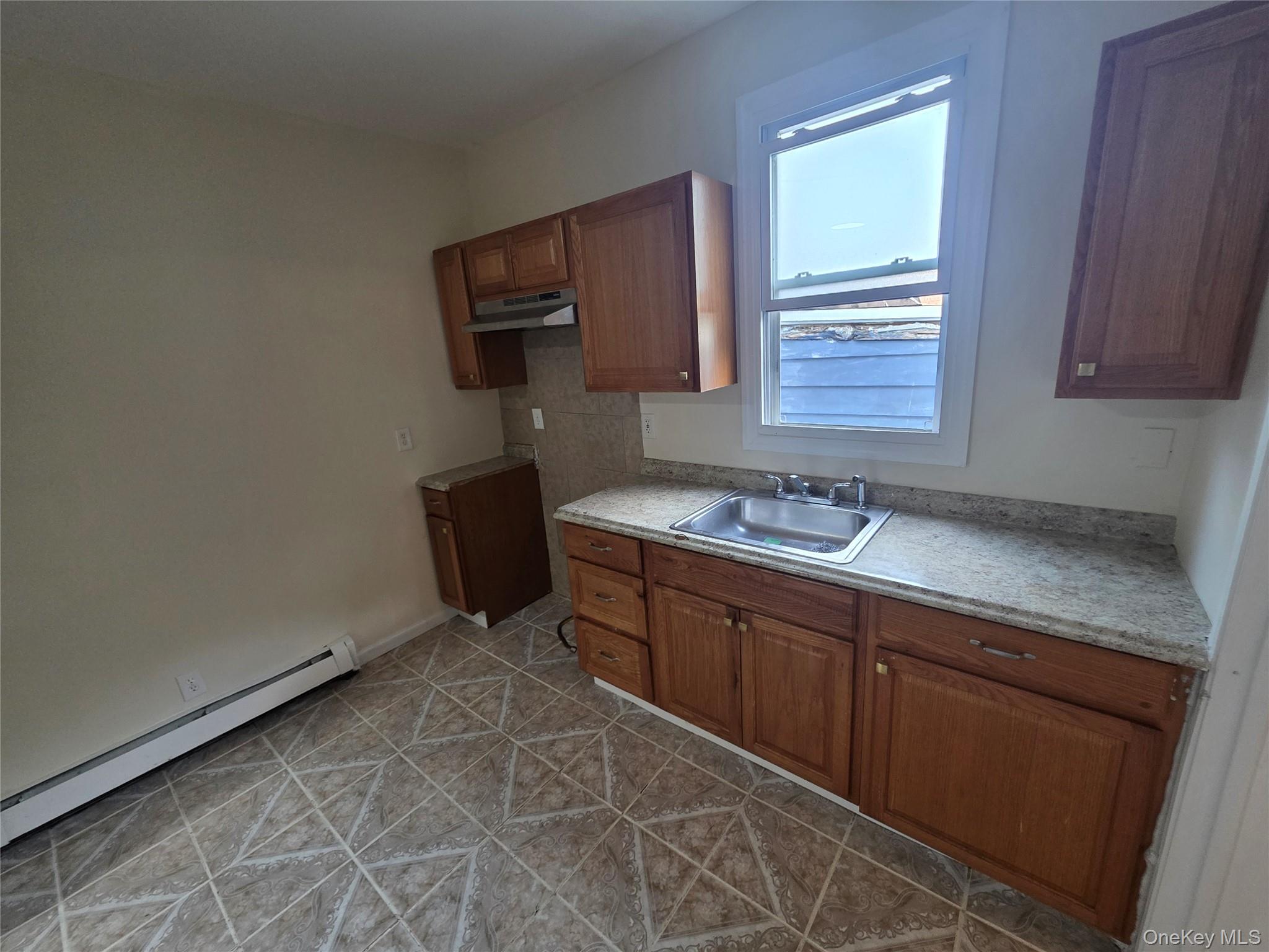 127 W Parmenter Street Property Photo 4