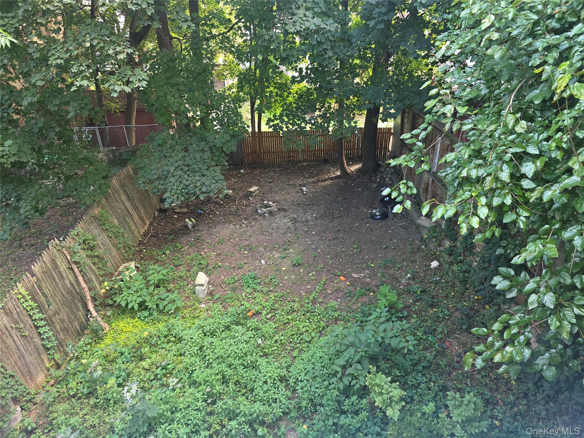 127 W Parmenter Street Property Photo 6