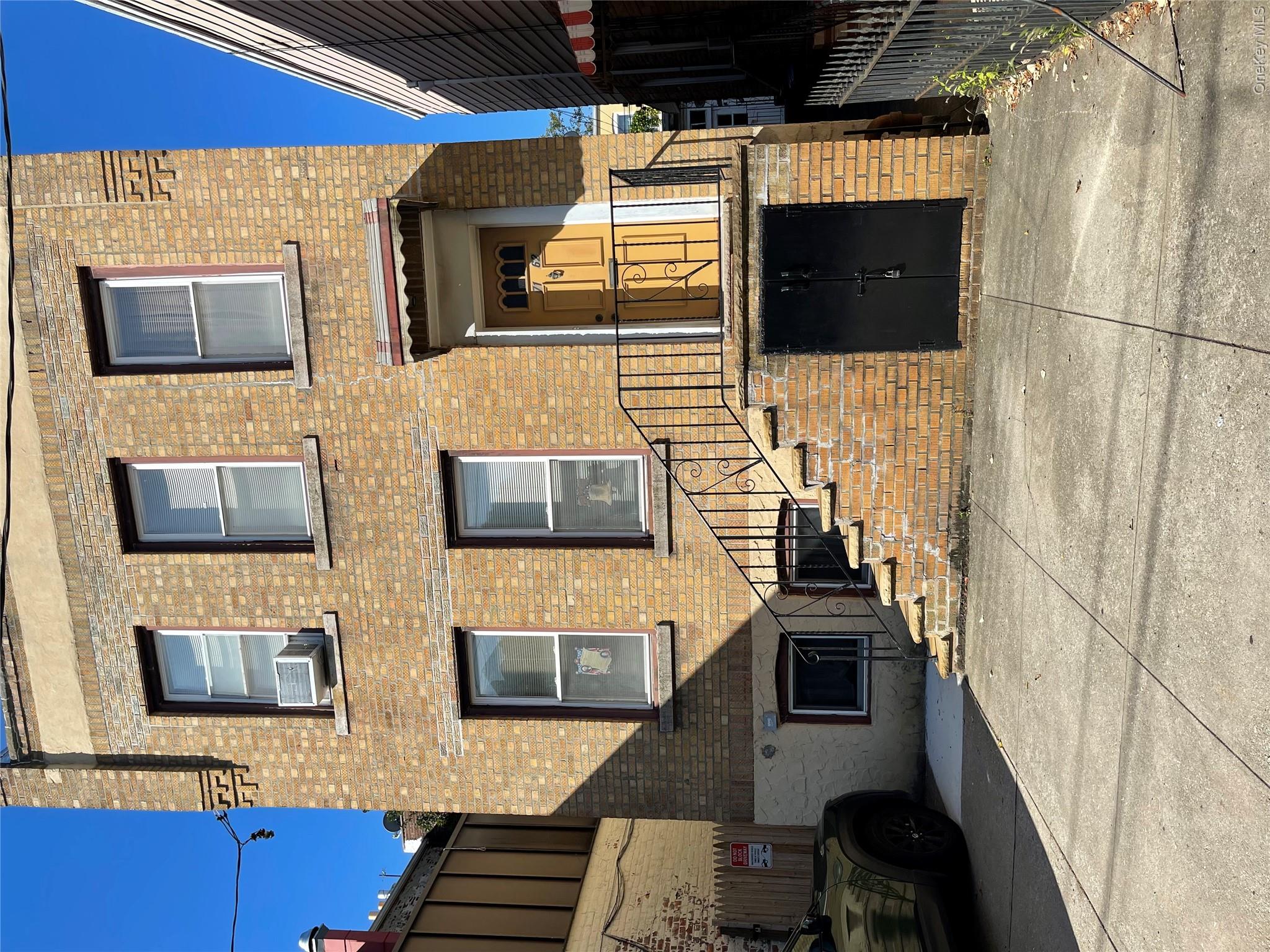 7162 68th Place Property Photo 1