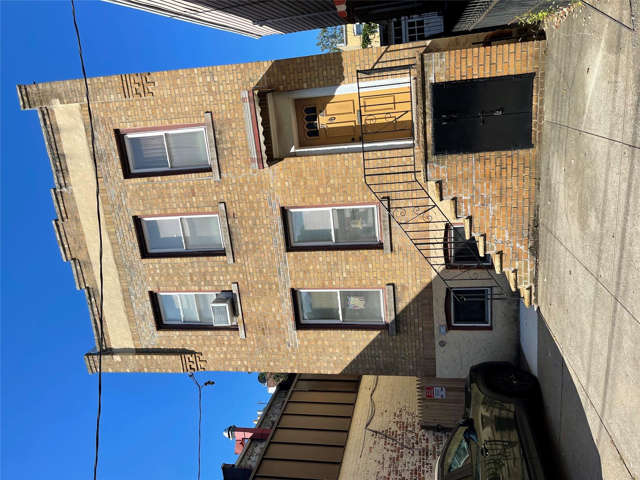 7162 68th Place Property Photo 3