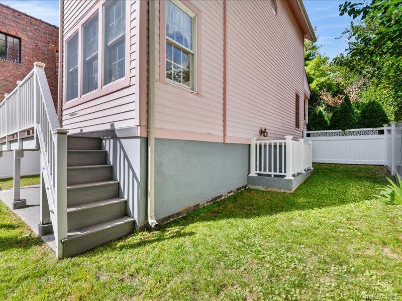39 12th Avenue Property Photo 36