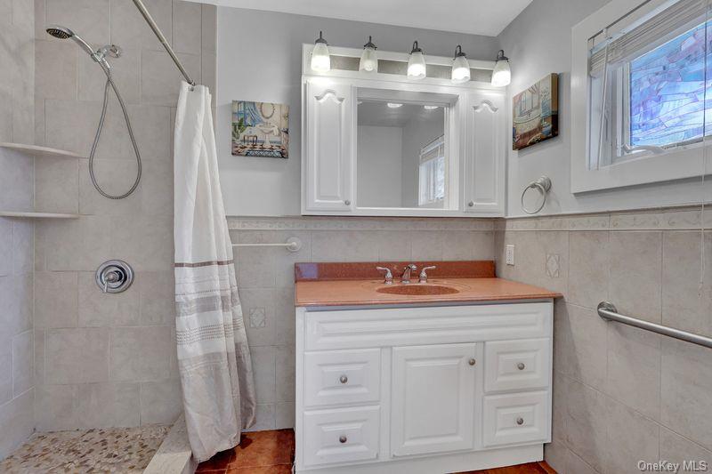 13 Barry Road Property Photo 10