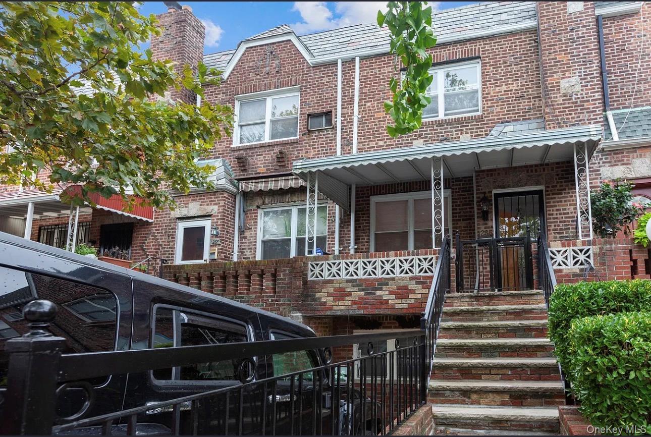 1286 E 49th Street Property Photo 1