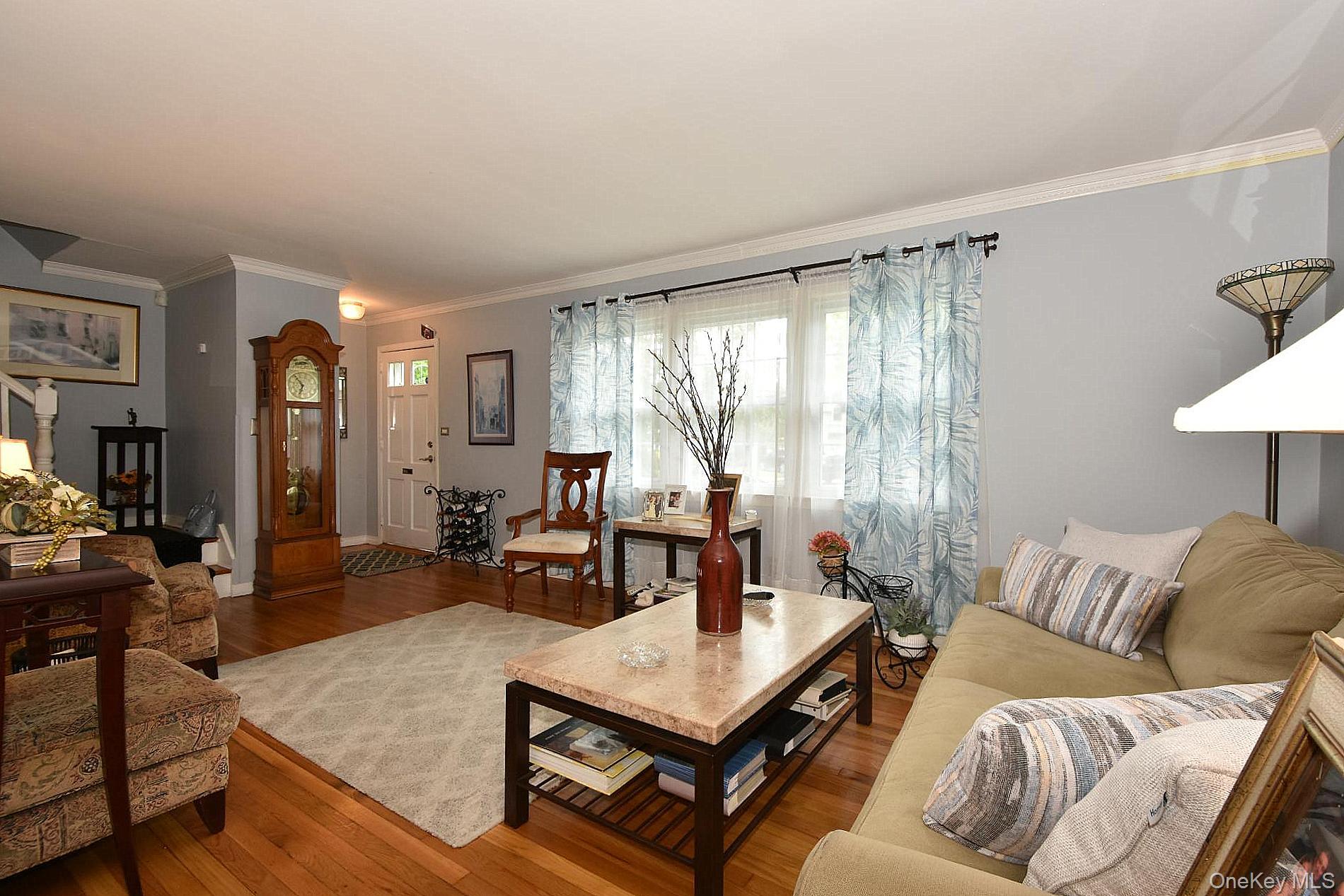 10 Alton Court Property Photo 4