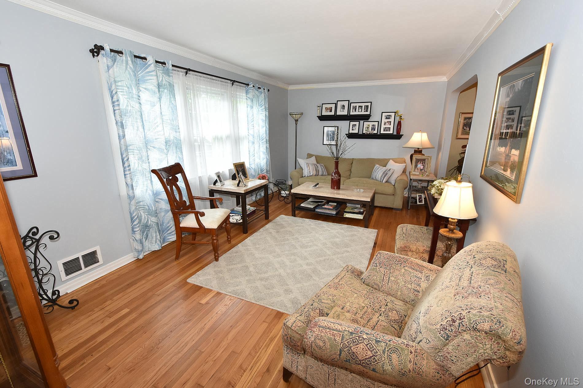 10 Alton Court Property Photo 6