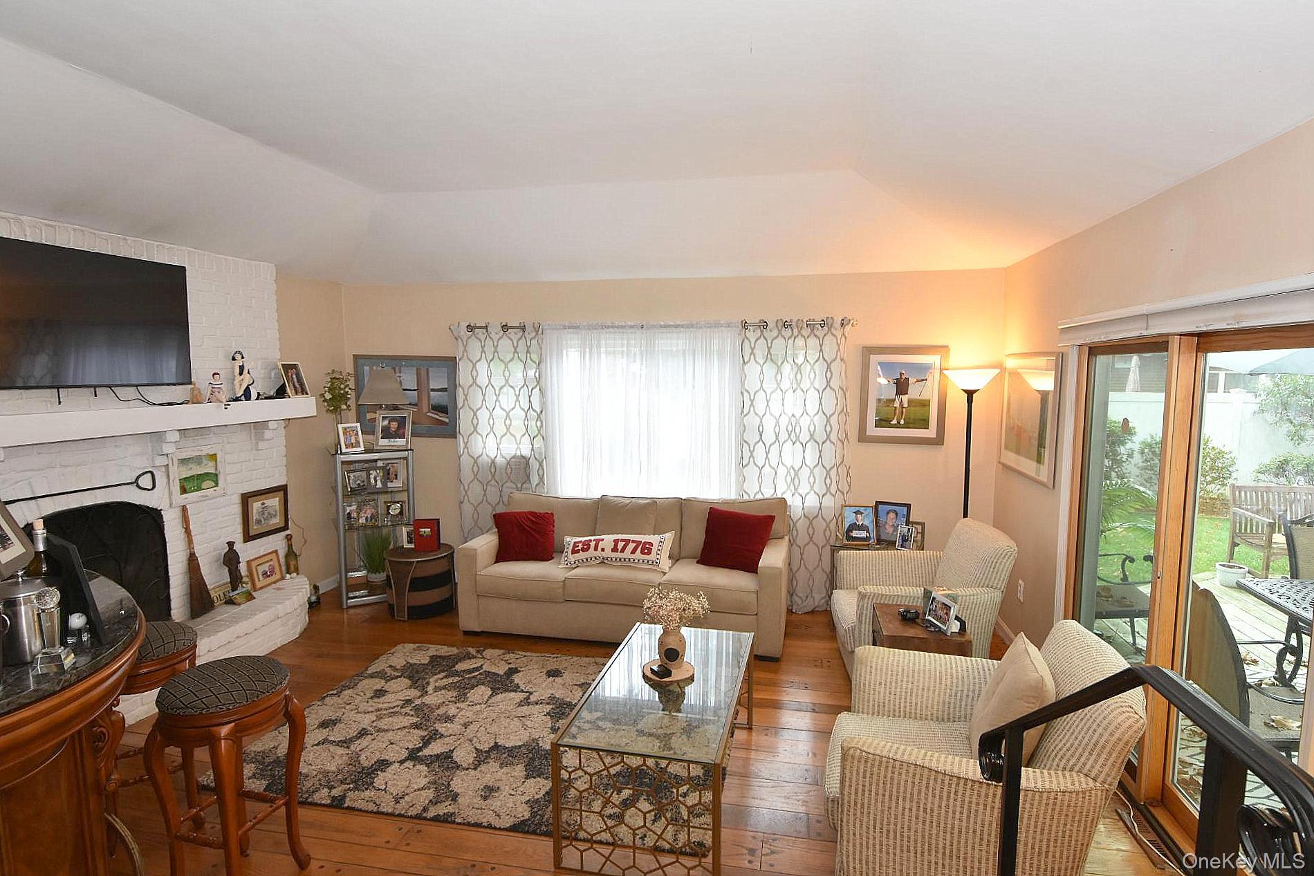 10 Alton Court Property Photo 9