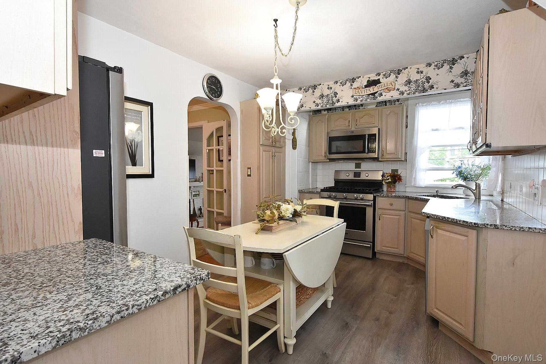 10 Alton Court Property Photo 11