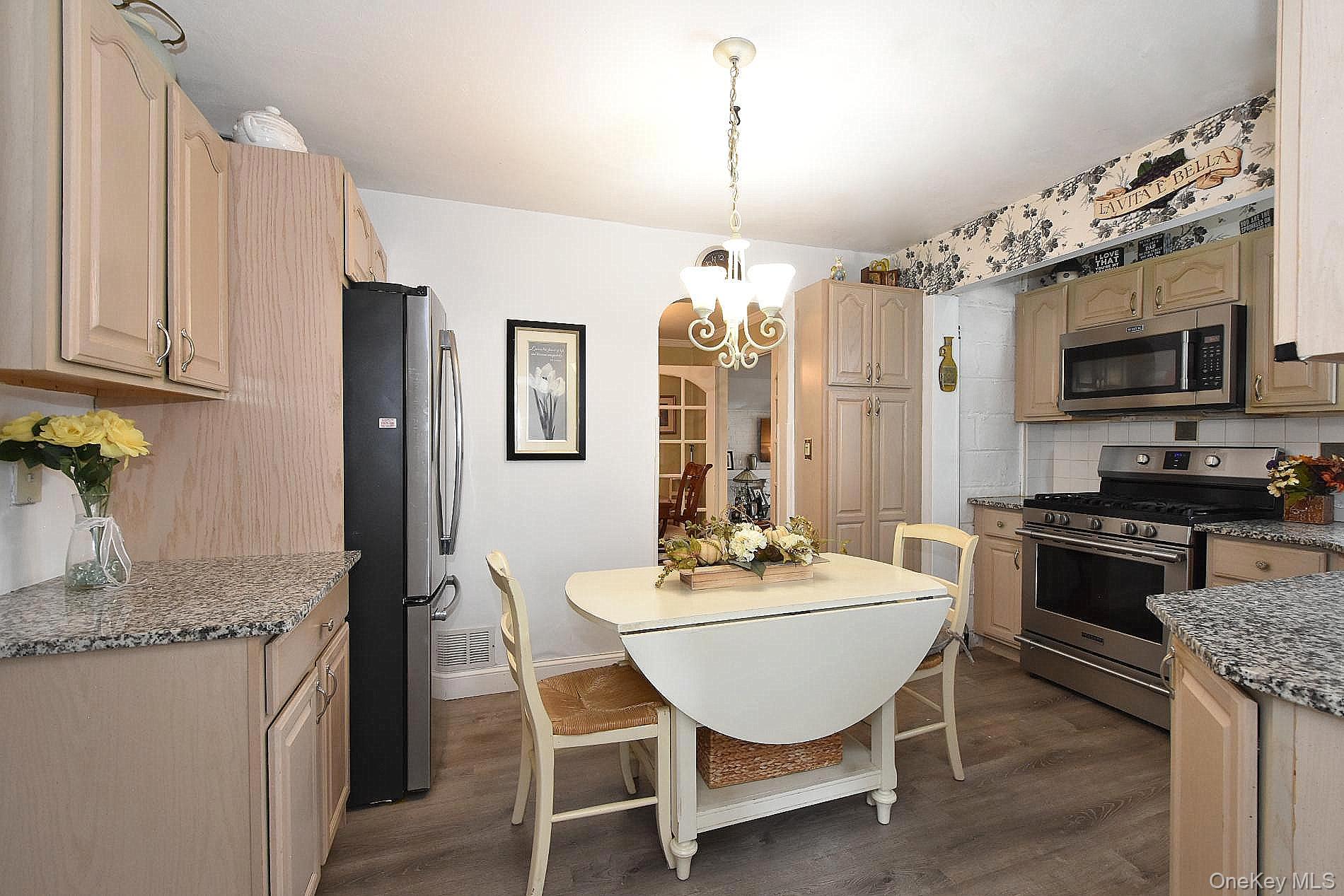 10 Alton Court Property Photo 13