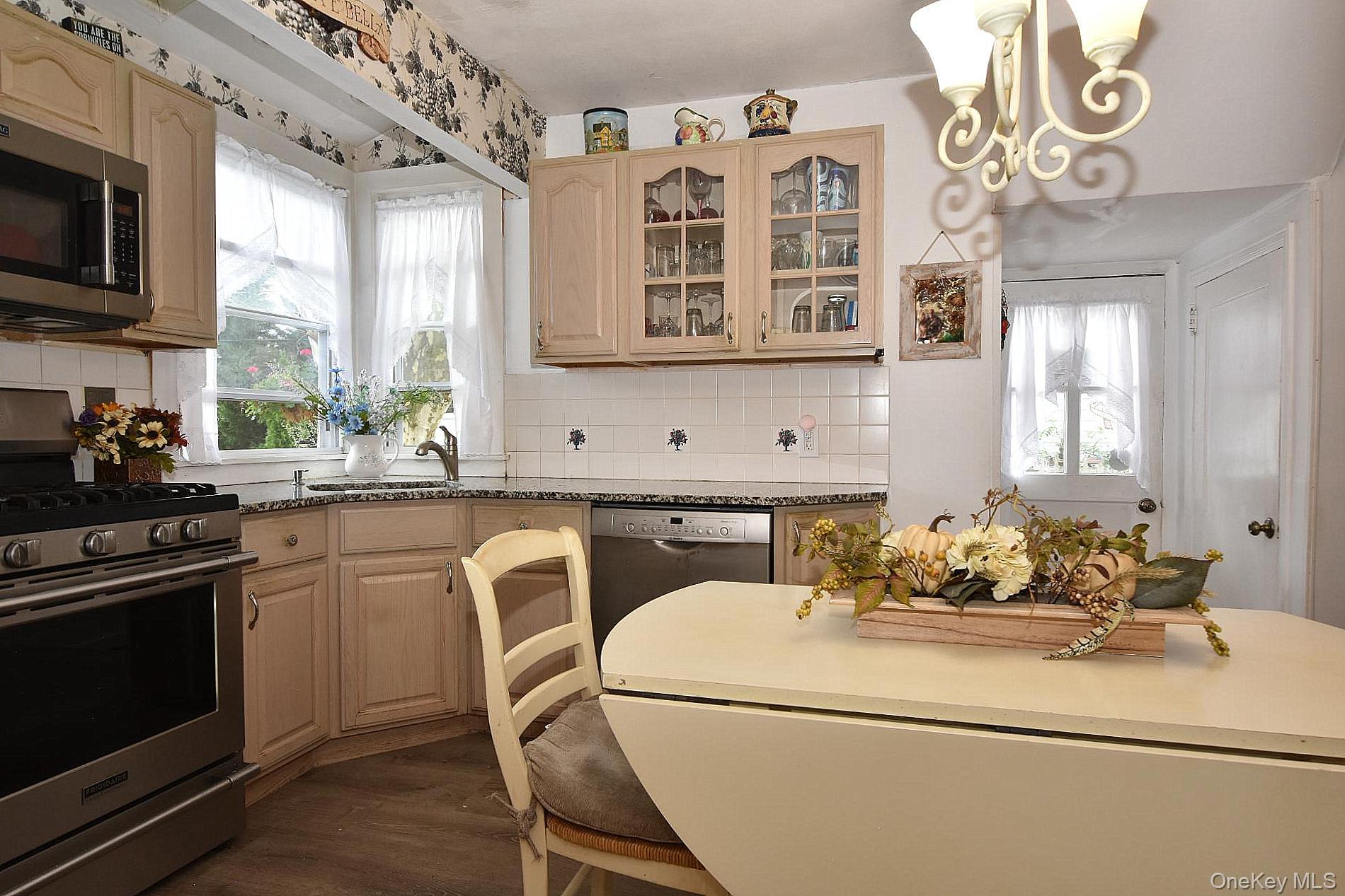 10 Alton Court Property Photo 14