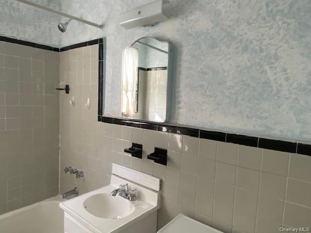 245-39 77th Crescent F-2 Property Photo 8