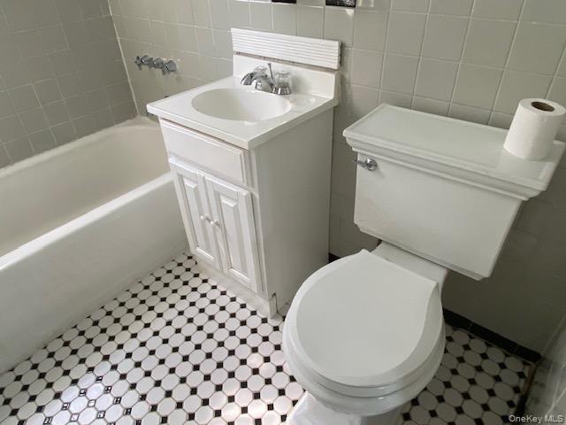 245-39 77th Crescent F-2 Property Photo 9